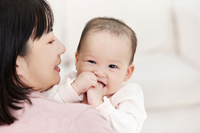 1645409879455334.jpg 攝圖網(wǎng)_501725424_微笑的新生兒開心的嬰兒寶寶(企業(yè)商用).jpg