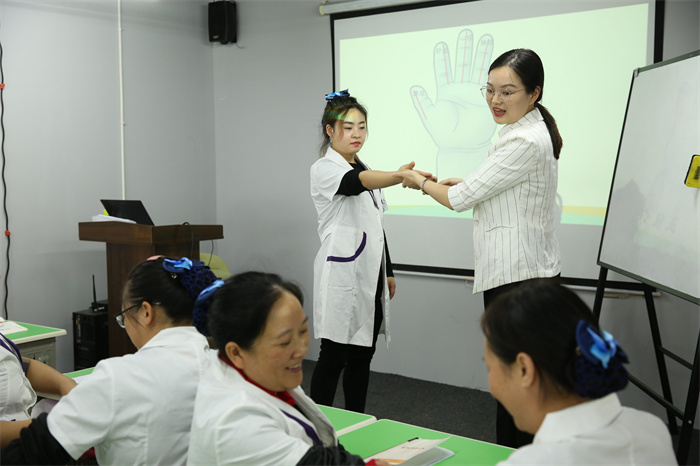 1663982787333172.jpg 培訓(xùn) (2).jpg