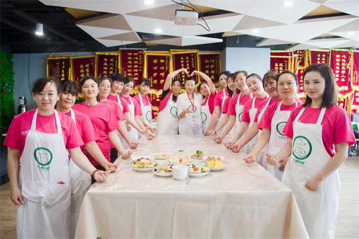 1665278592828358.jpg 培訓(xùn).jpg